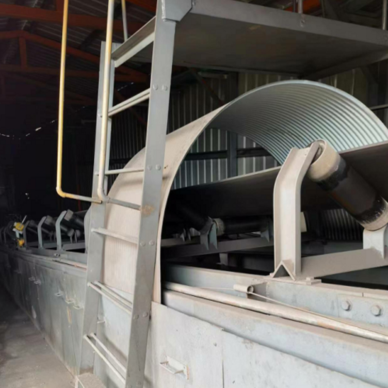 Cappuccio chiuso da cintura