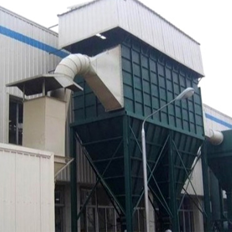 Collettore di polveri a sacco con soffiaggio a pressione negativa